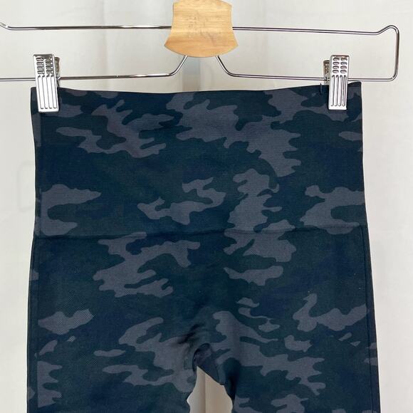 SPANX  Size S Look At Me Now Leggings Stretch Pull On Camo Camouflage Gray - Picture 4 of 8